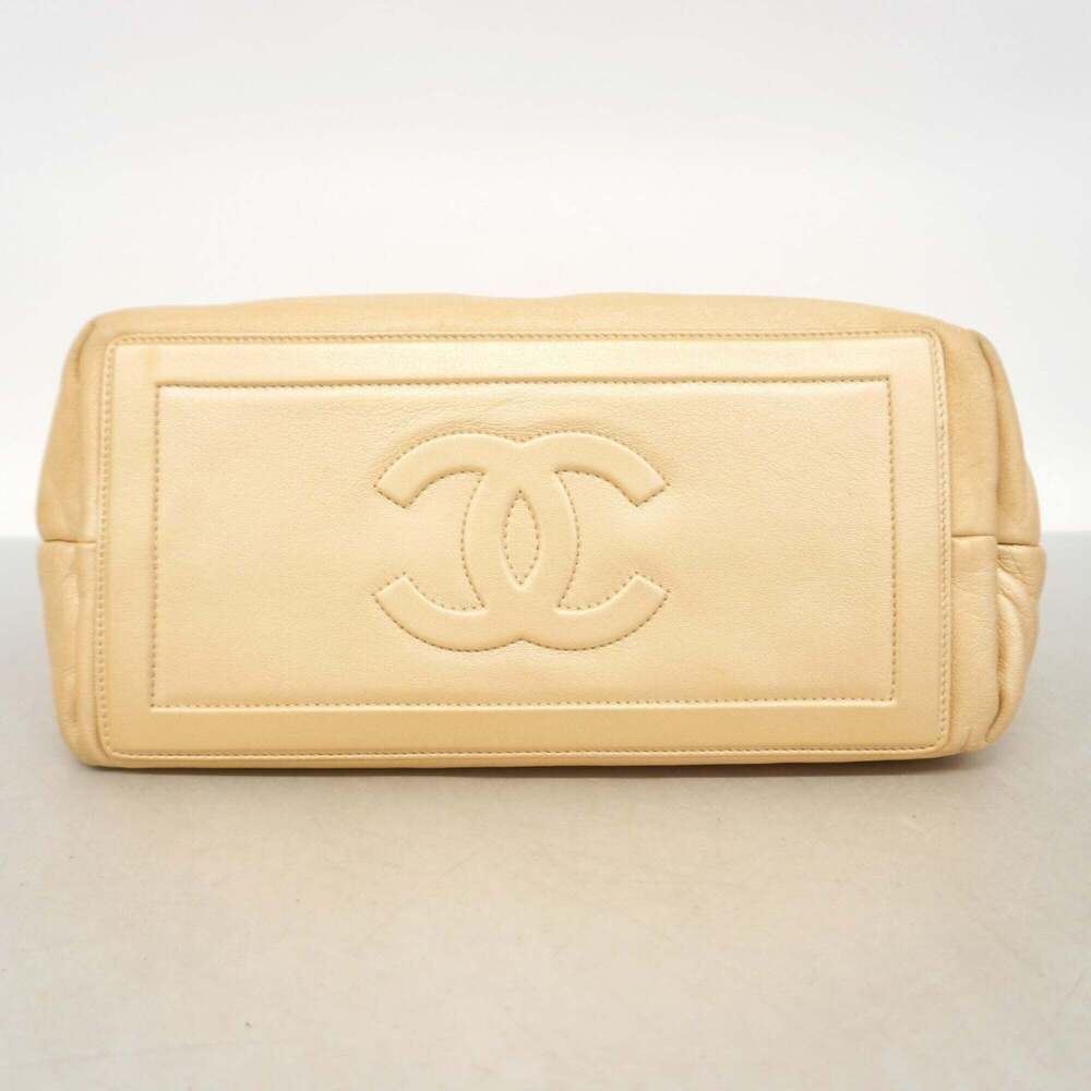 CHANEL Gold Leather Tote Bag - Picture 3 of 12